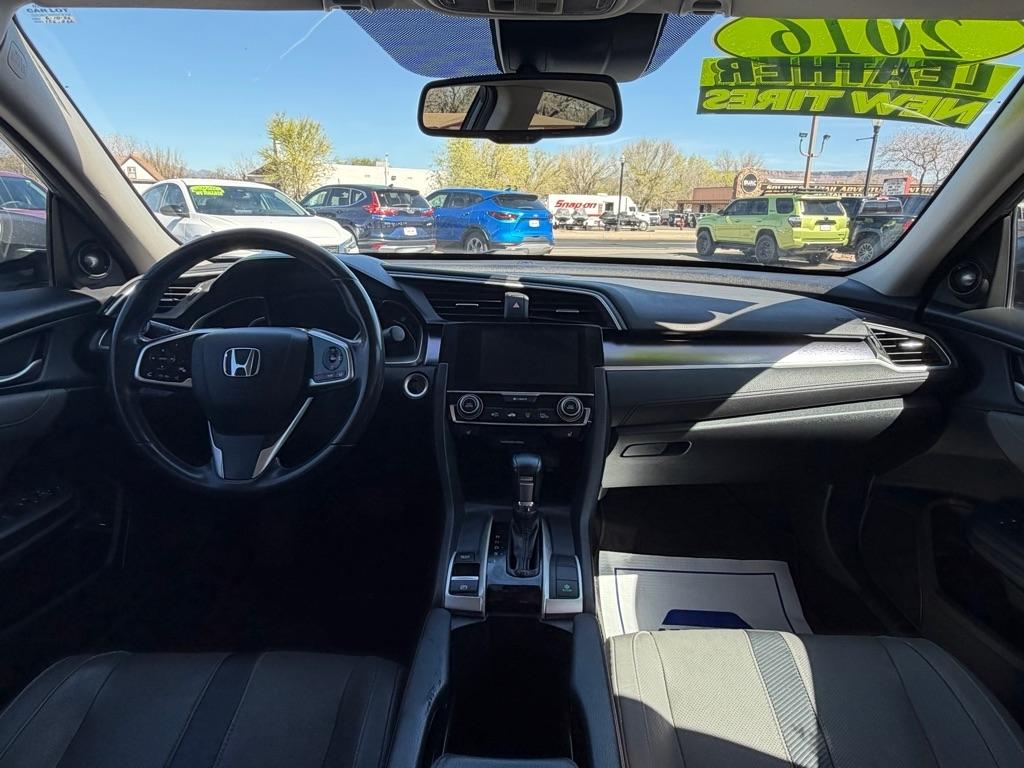 Honda Civic Touring Sedan CVT 2016