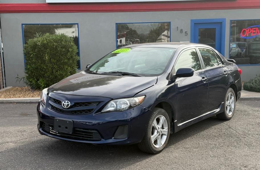 Toyota Corolla S 5-Speed MT 2013