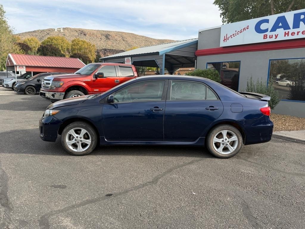 Toyota Corolla S 5-Speed MT 2013