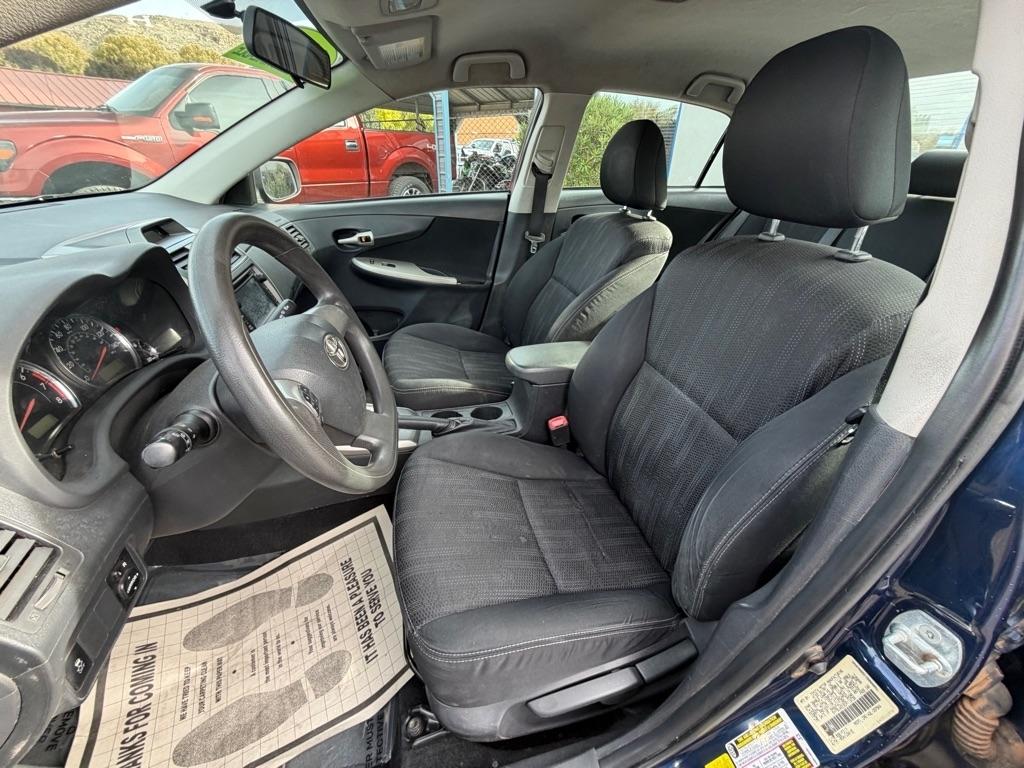 Toyota Corolla S 5-Speed MT 2013