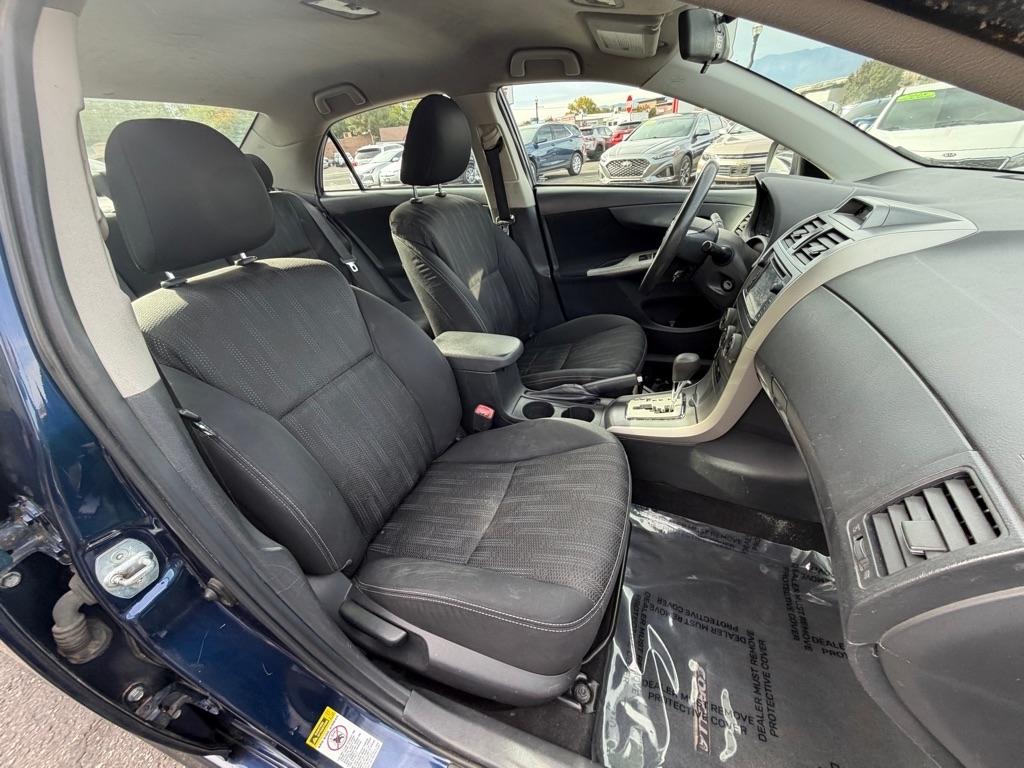 Toyota Corolla S 5-Speed MT 2013