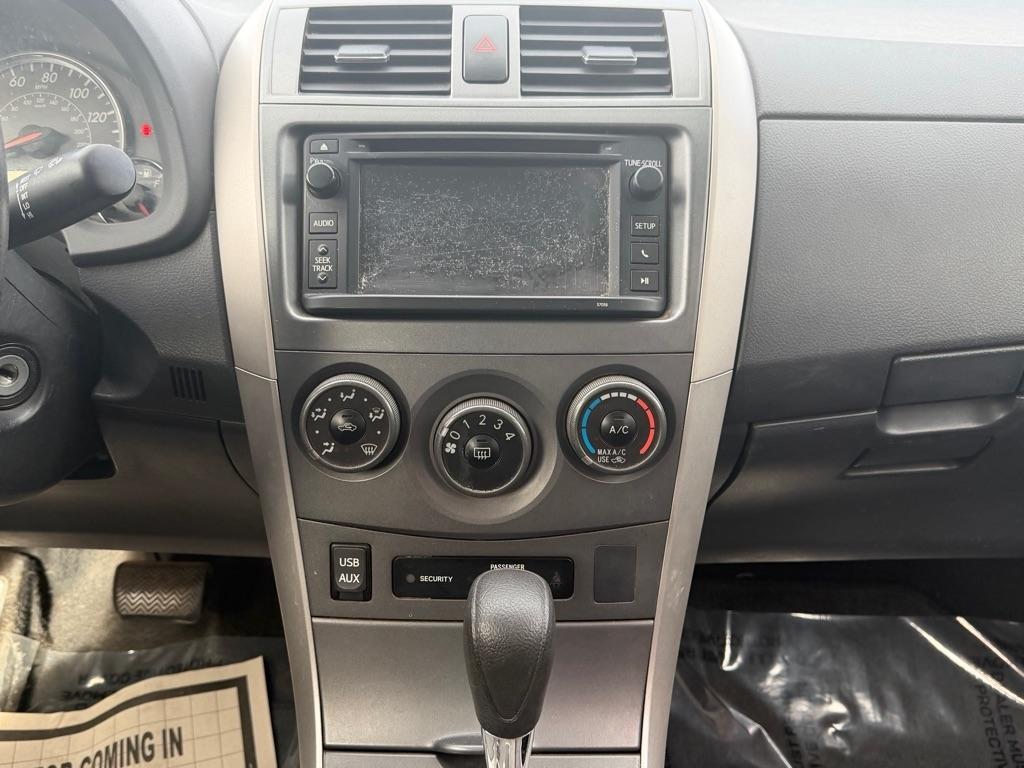 Toyota Corolla S 5-Speed MT 2013