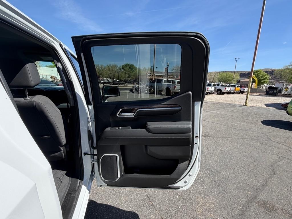 GMC Sierra 1500 SLE Crew Cab 4WD 2023