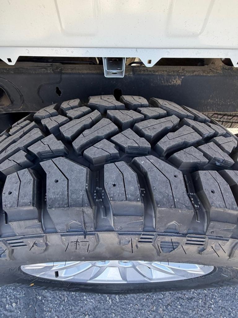 GMC Sierra 1500 SLE Crew Cab 4WD 2023