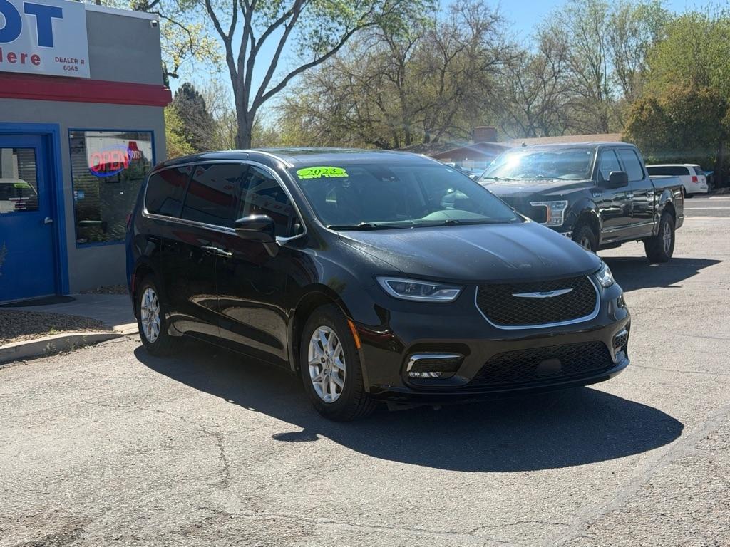 Chrysler Pacifica Touring L 2023