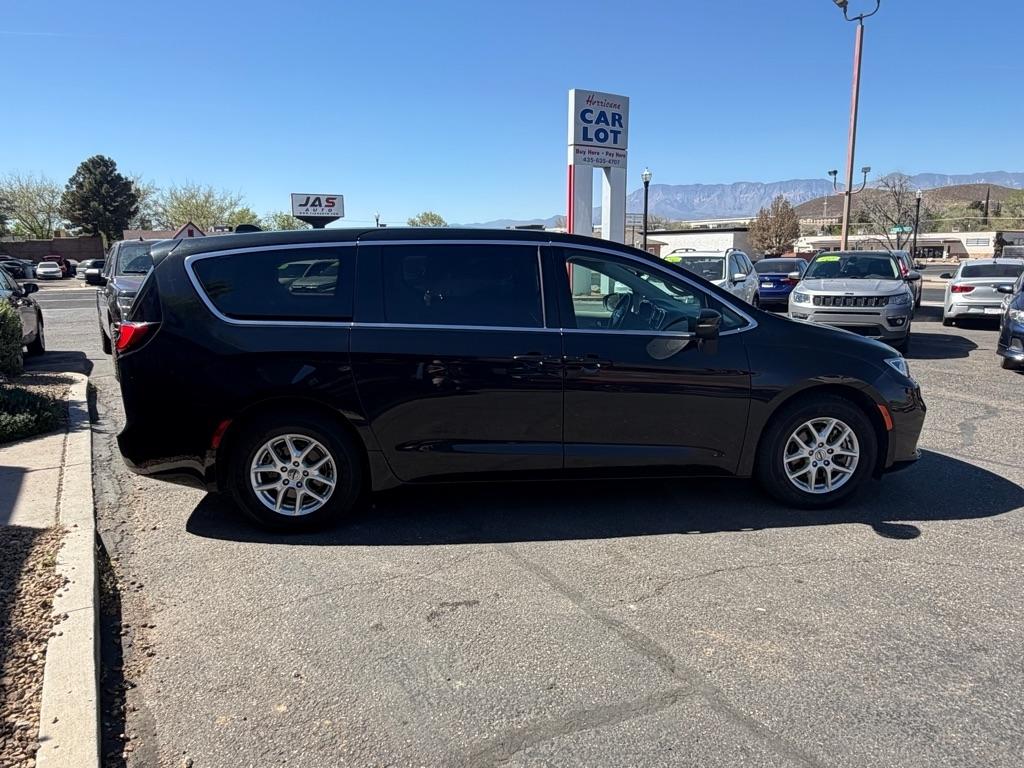 Chrysler Pacifica Touring L 2023