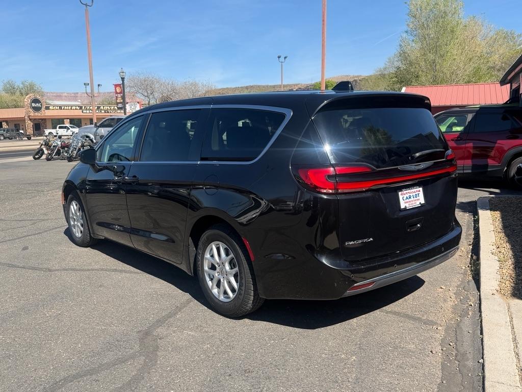 Chrysler Pacifica Touring L 2023