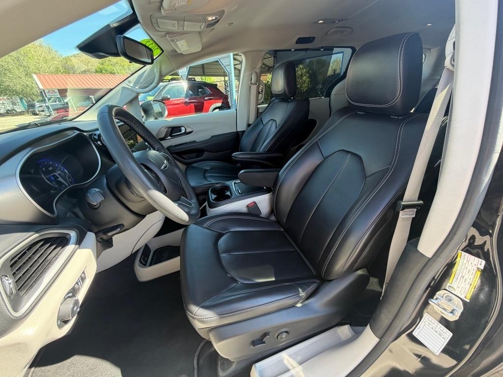 Chrysler Pacifica Touring L 2023