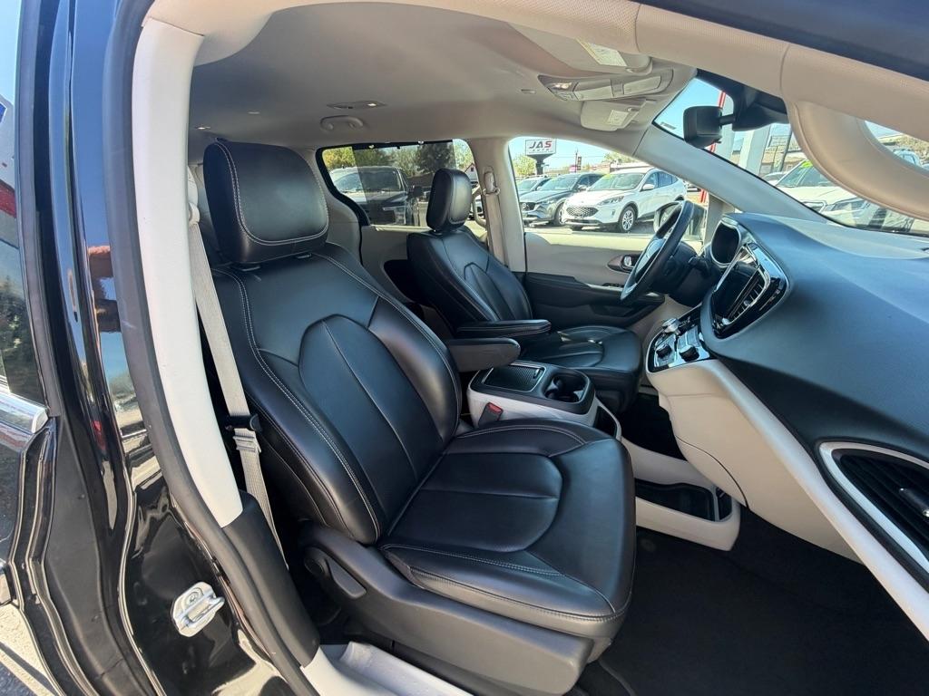 Chrysler Pacifica Touring L 2023