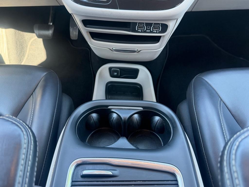 Chrysler Pacifica Touring L 2023