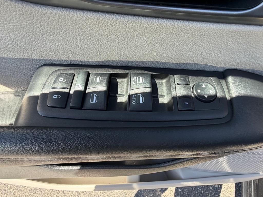 Chrysler Pacifica Touring L 2023