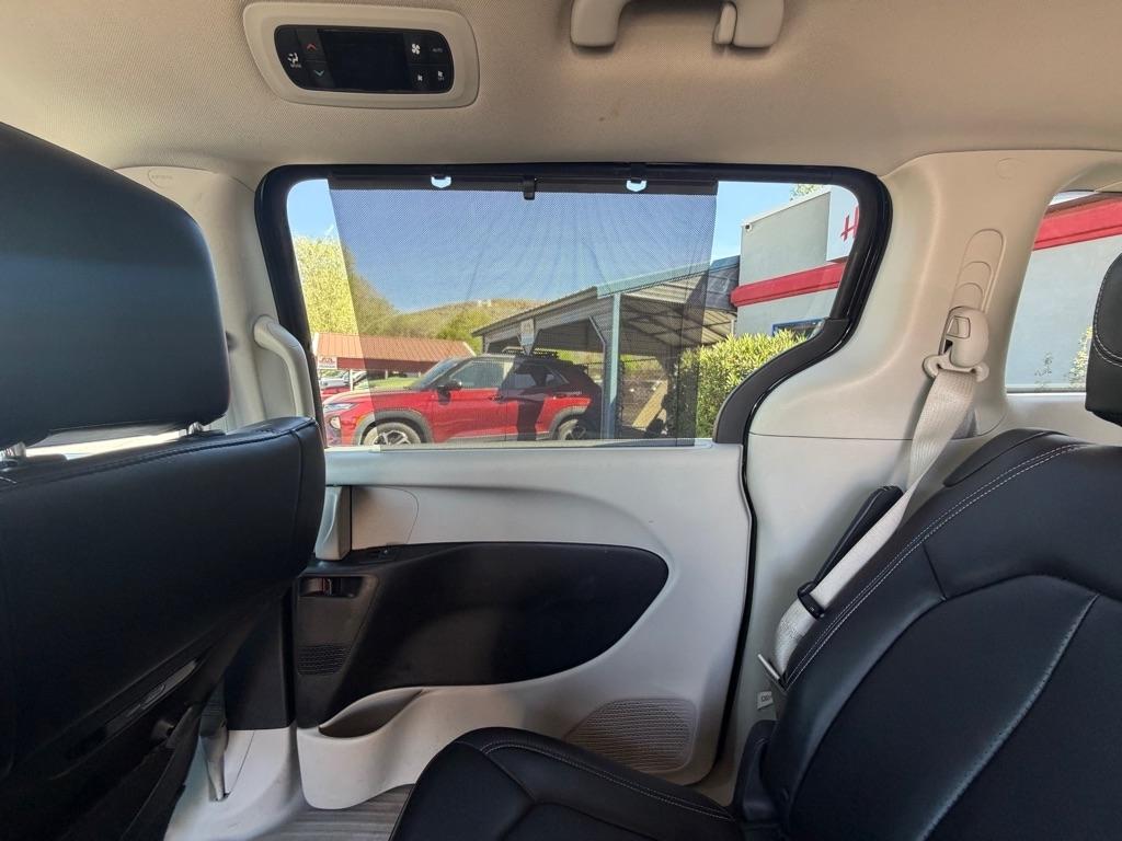 Chrysler Pacifica Touring L 2023