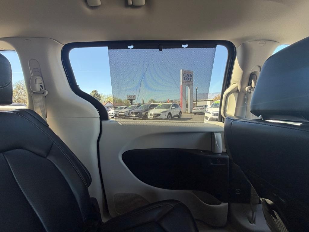 Chrysler Pacifica Touring L 2023