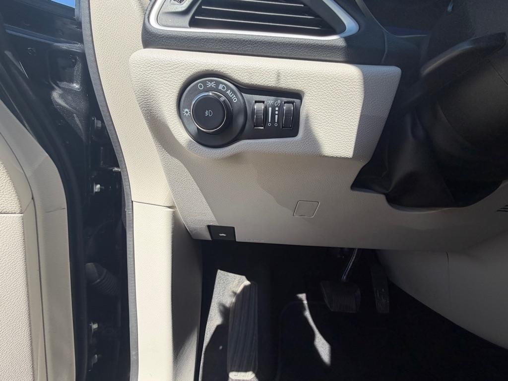 Chrysler Pacifica Touring L 2023