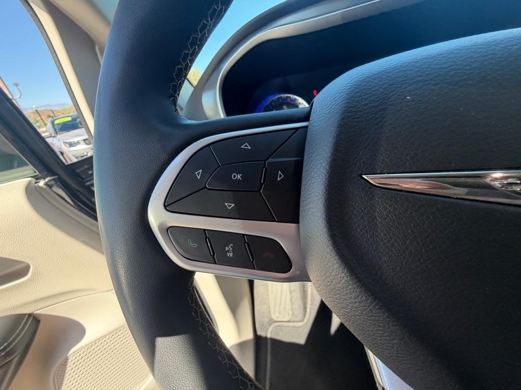 Chrysler Pacifica Touring L 2023