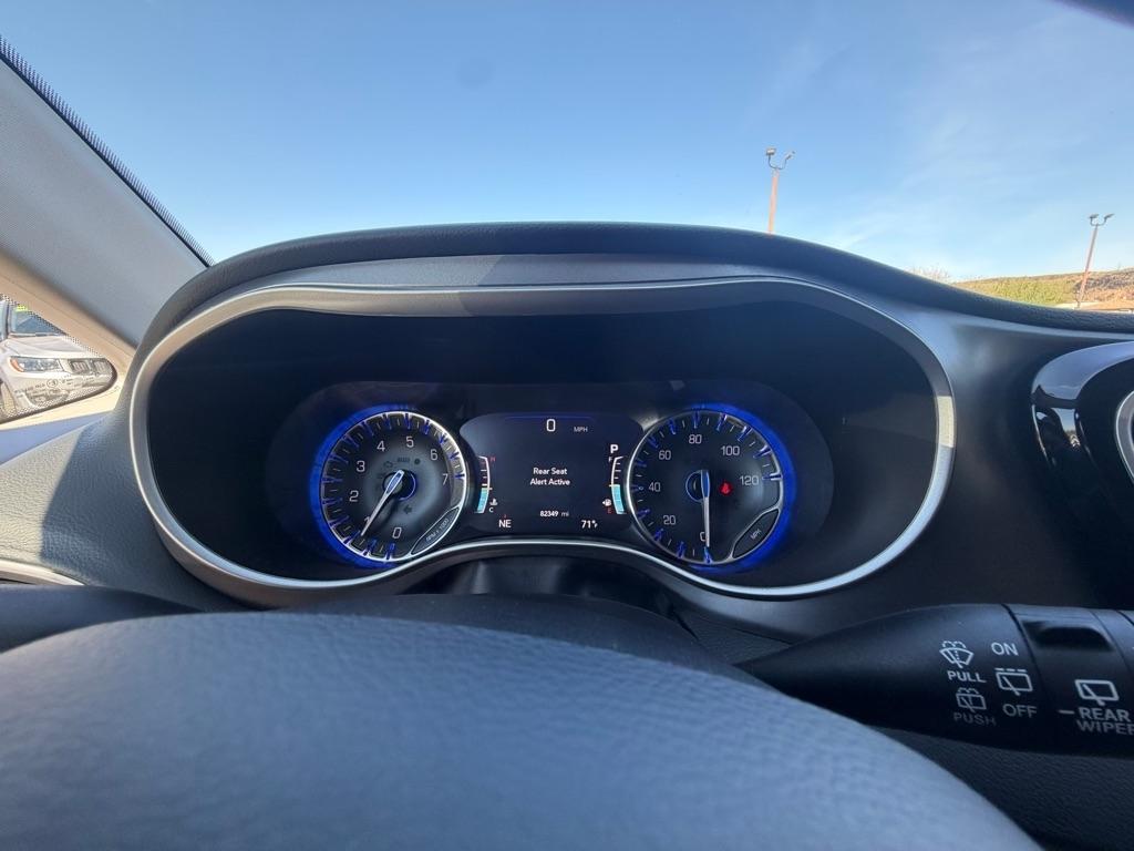 Chrysler Pacifica Touring L 2023