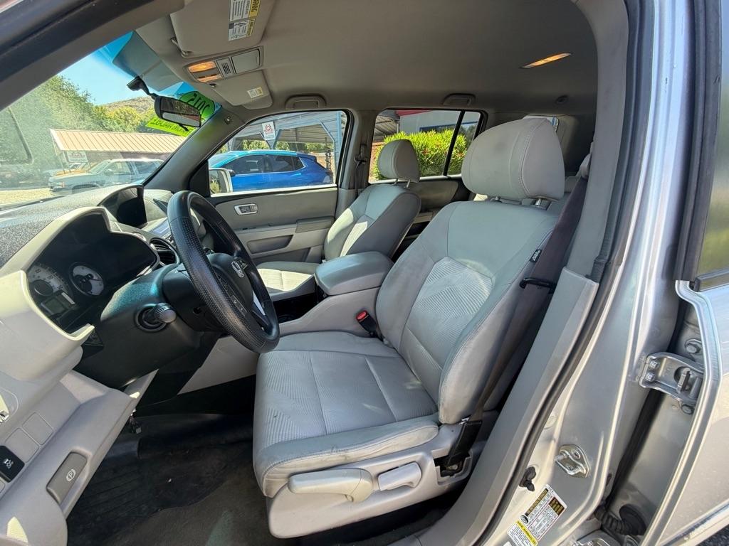 Honda Pilot LX 2WD 5-Spd AT 2015