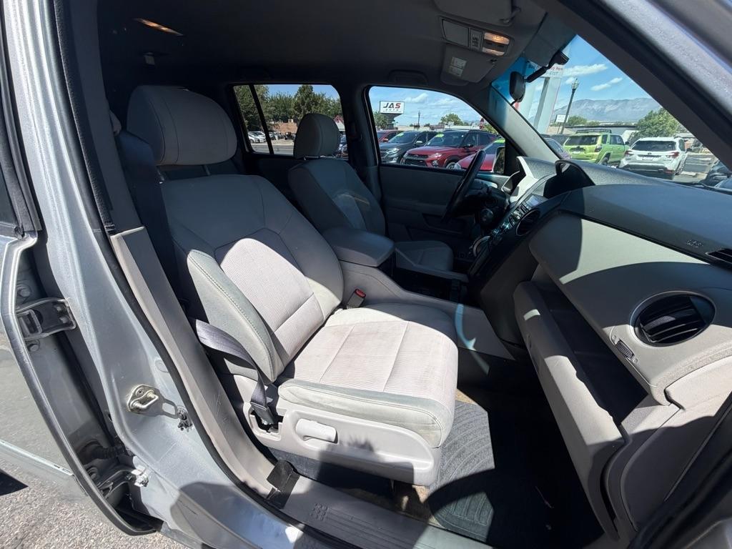 Honda Pilot LX 2WD 5-Spd AT 2015