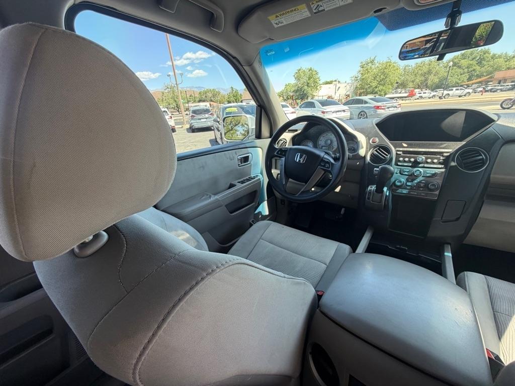 Honda Pilot LX 2WD 5-Spd AT 2015