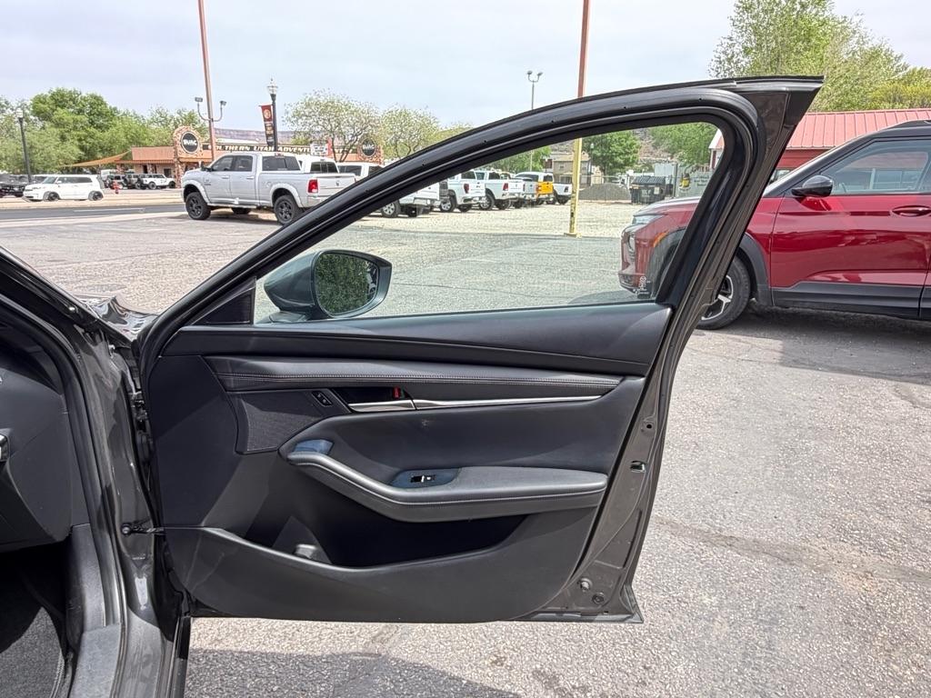 Mazda MAZDA3 Base Hatchback 2019