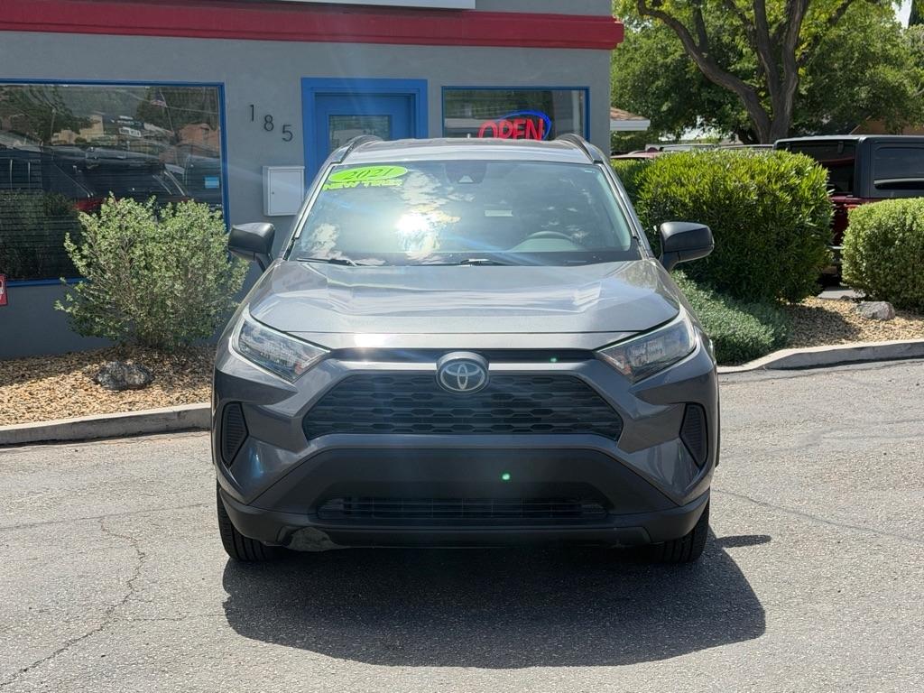 Toyota RAV4 LE 2021