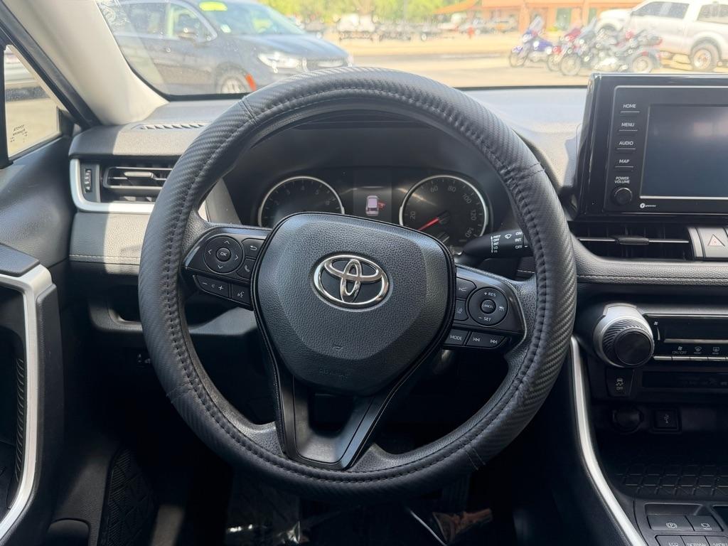 Toyota RAV4 LE 2021