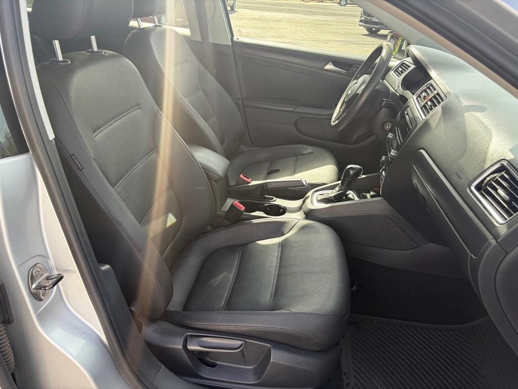 Volkswagen Jetta SE 2012