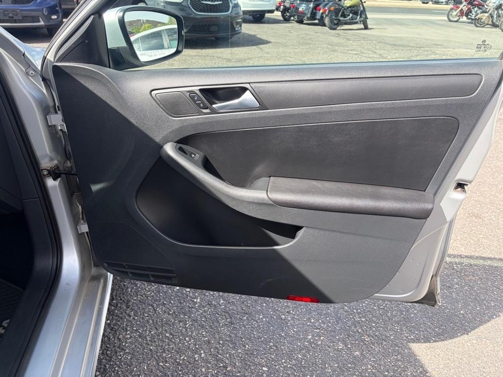 Volkswagen Jetta SE 2012