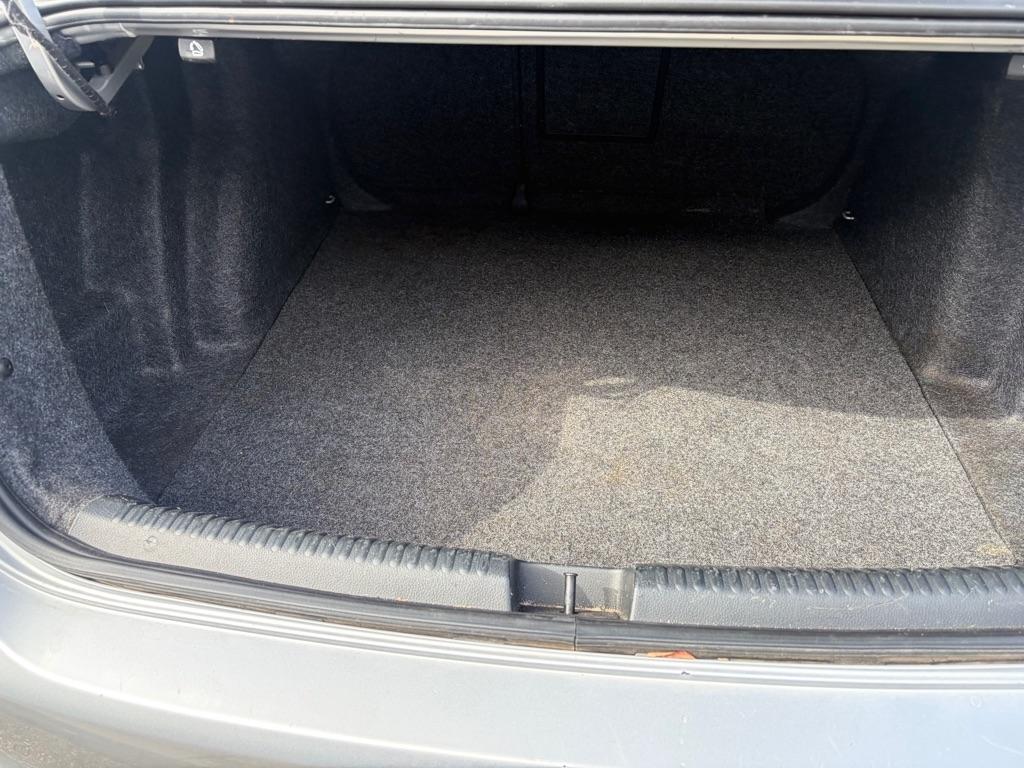 Volkswagen Jetta SE 2012