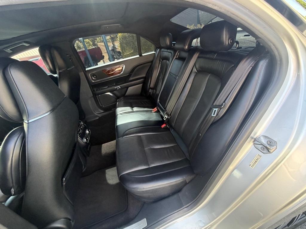 Lincoln Continental Reserve AWD 2019