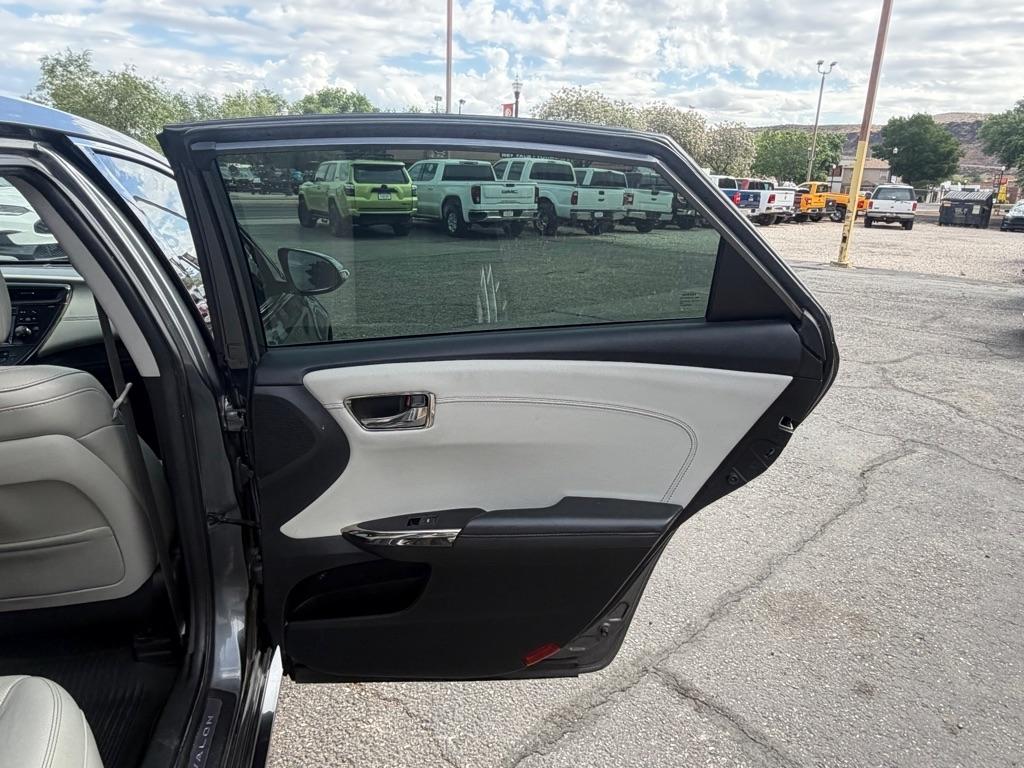 Toyota Avalon XLE 2017