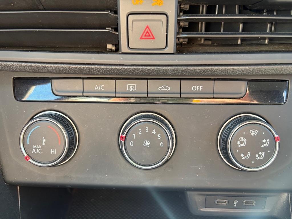 Volkswagen Jetta 1.4T S 8A 2021