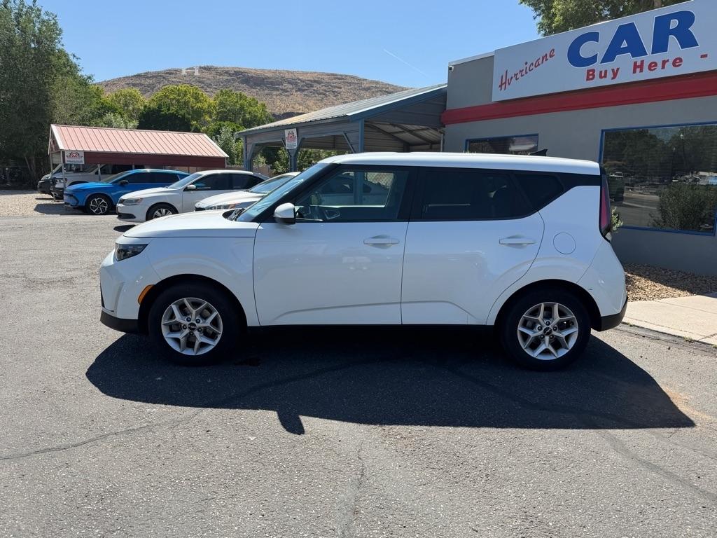 Kia Soul LX CVT 2023