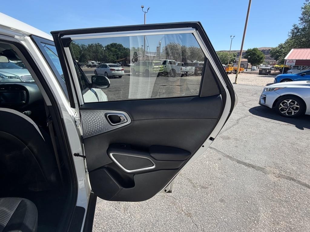 Kia Soul LX CVT 2023