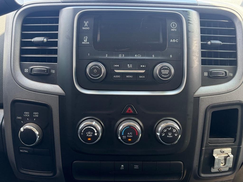 RAM 1500 Tradesman Quad Cab 4WD 2014