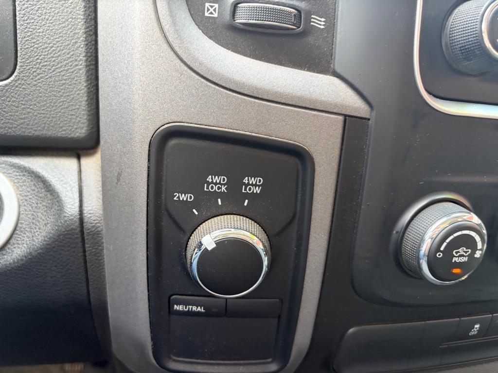 RAM 1500 Tradesman Quad Cab 4WD 2014