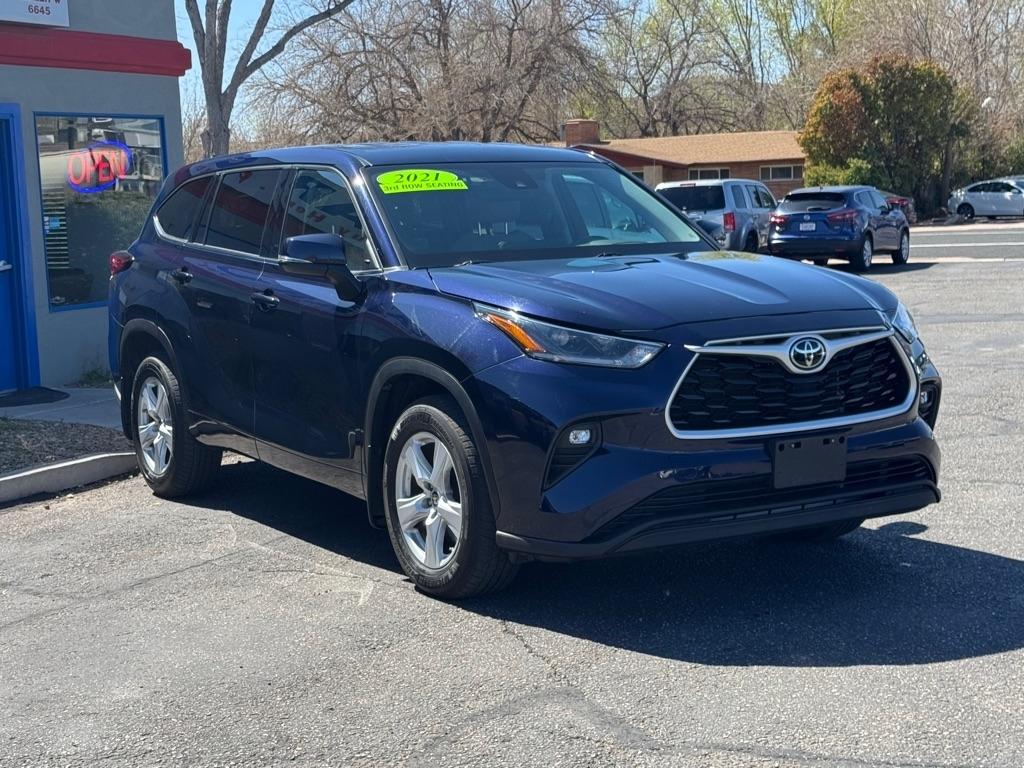Toyota Highlander LE AWD V6 2021