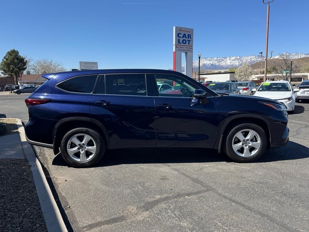 Toyota Highlander LE AWD V6 2021