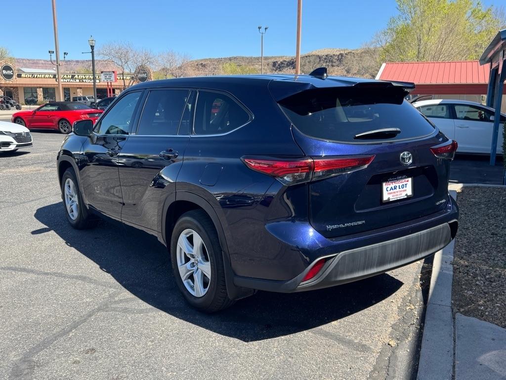 Toyota Highlander LE AWD V6 2021