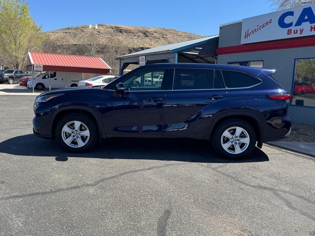 Toyota Highlander LE AWD V6 2021
