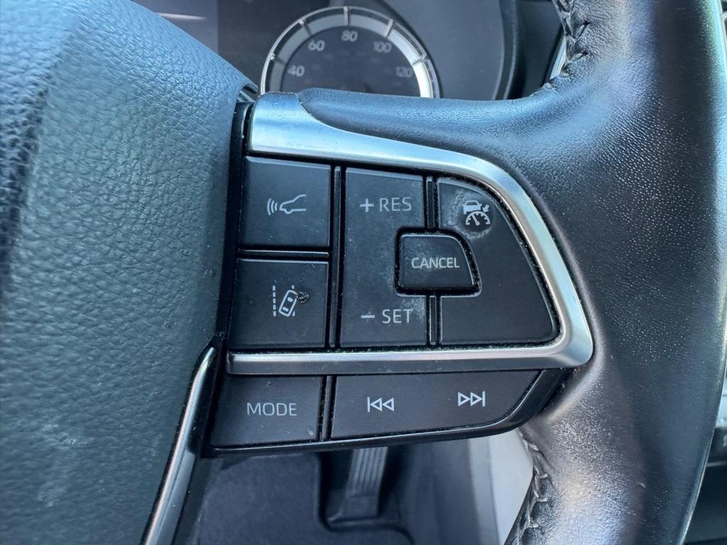 Toyota Highlander LE AWD V6 2021
