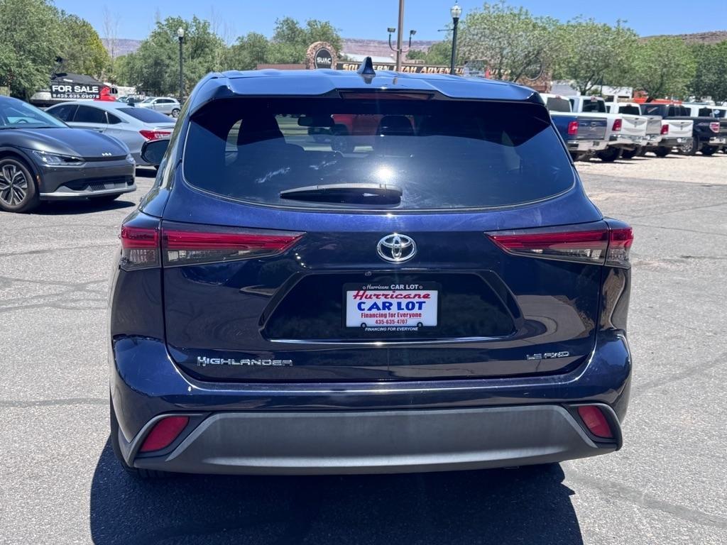 Toyota Highlander LE AWD V6 2021