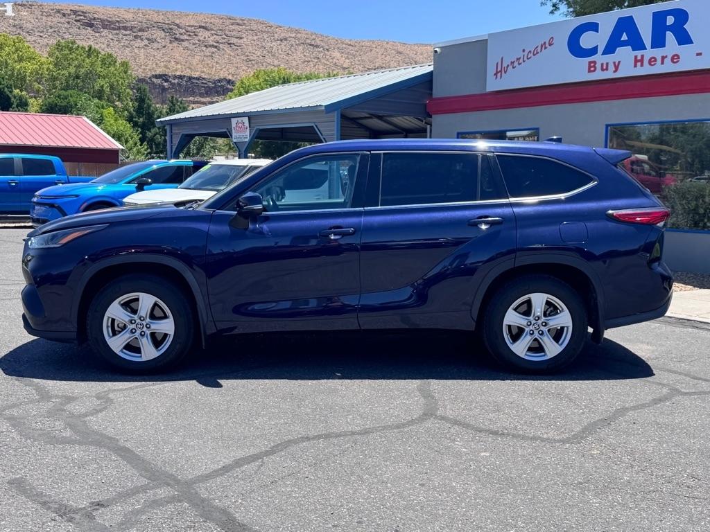 Toyota Highlander LE AWD V6 2021
