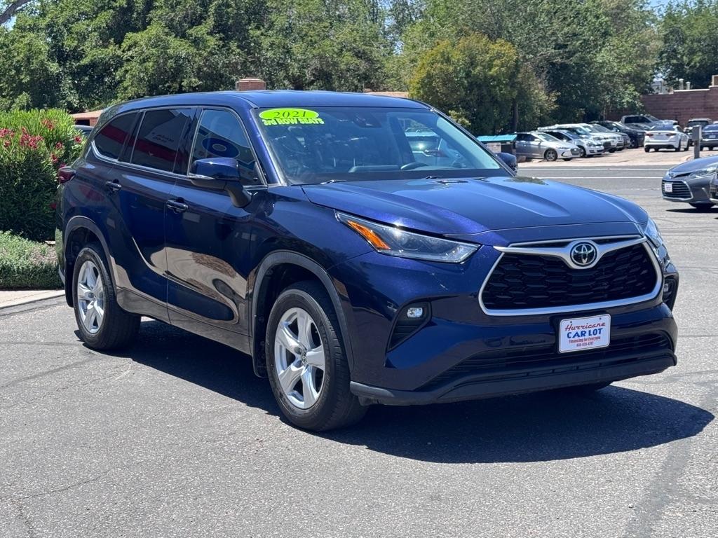 Toyota Highlander LE AWD V6 2021