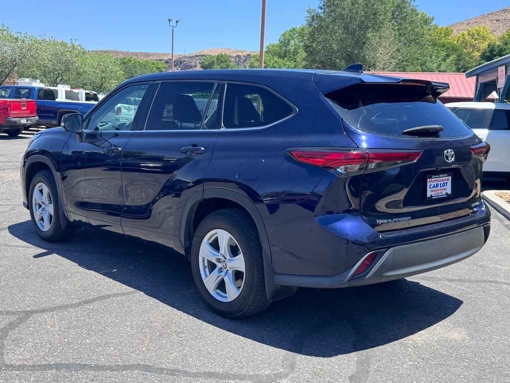 Toyota Highlander LE AWD V6 2021