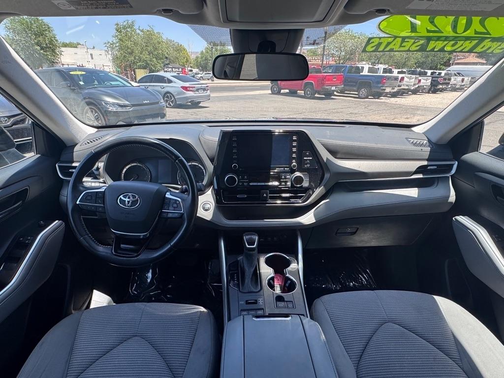 Toyota Highlander LE AWD V6 2021
