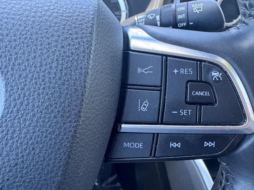 Toyota Highlander LE AWD V6 2021