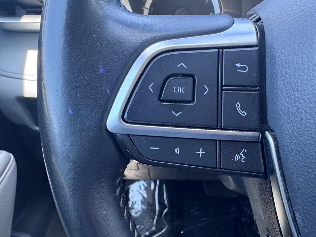 Toyota Highlander LE AWD V6 2021