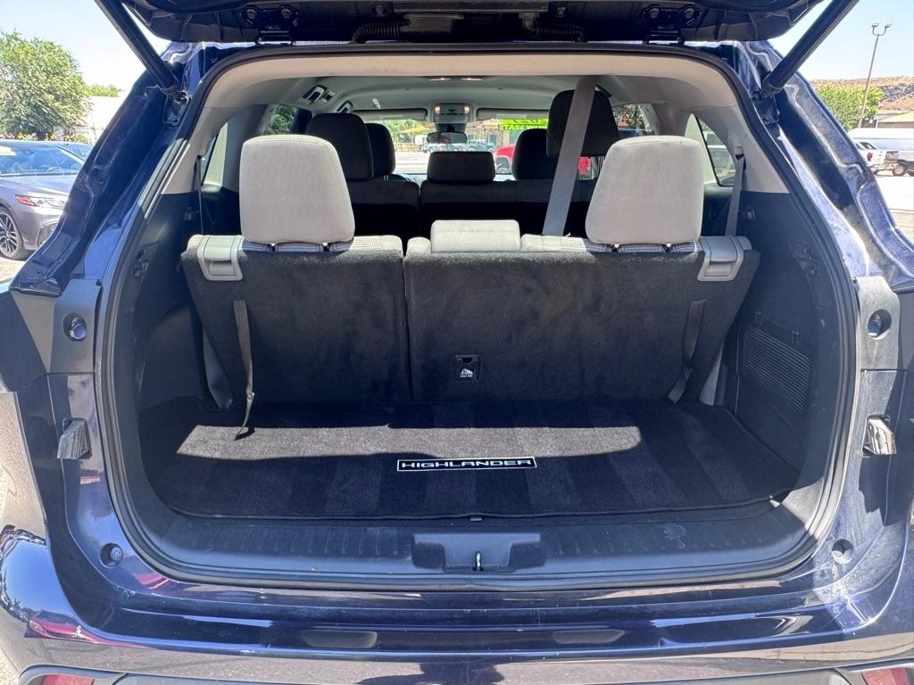 Toyota Highlander LE AWD V6 2021