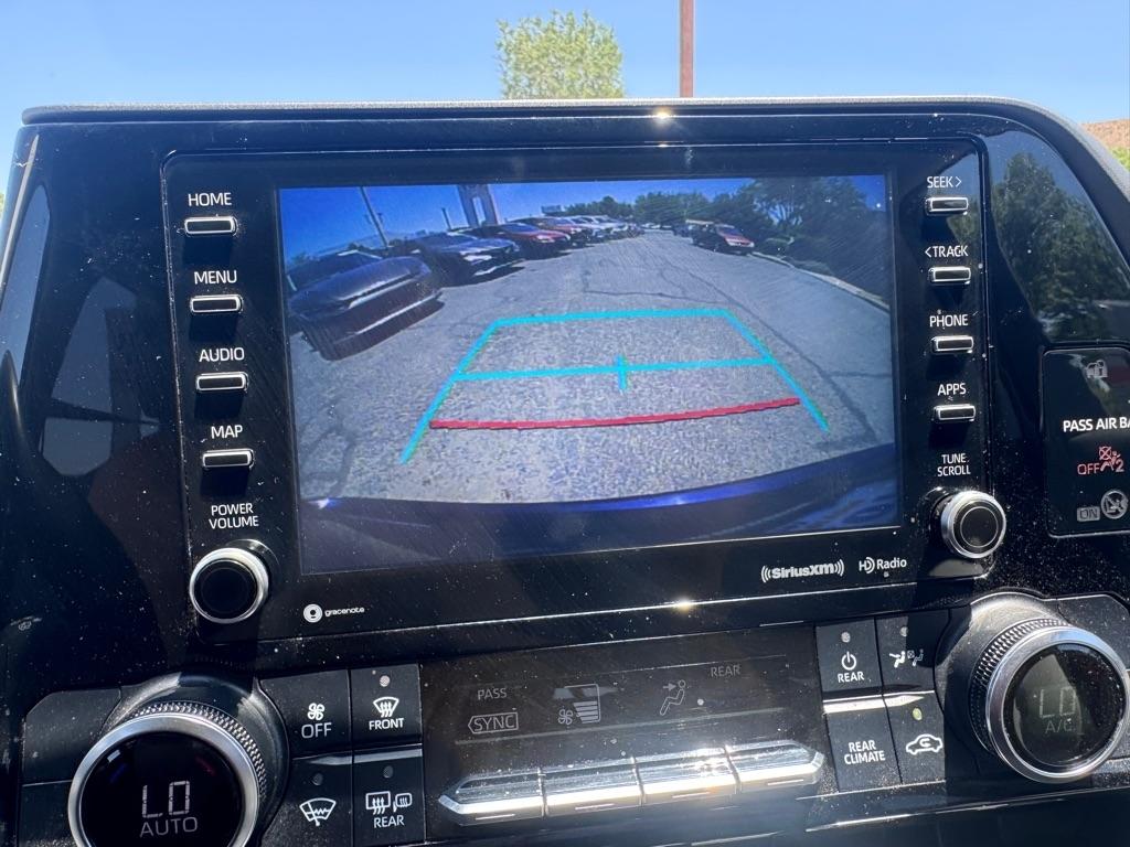 Toyota Highlander LE AWD V6 2021